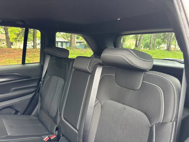 New 2027 Jeep Grand Cherokee Laredo X AWD/4WD image 3