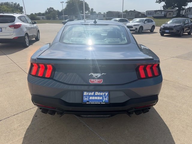 Used 2024 Ford Mustang Premium image 7