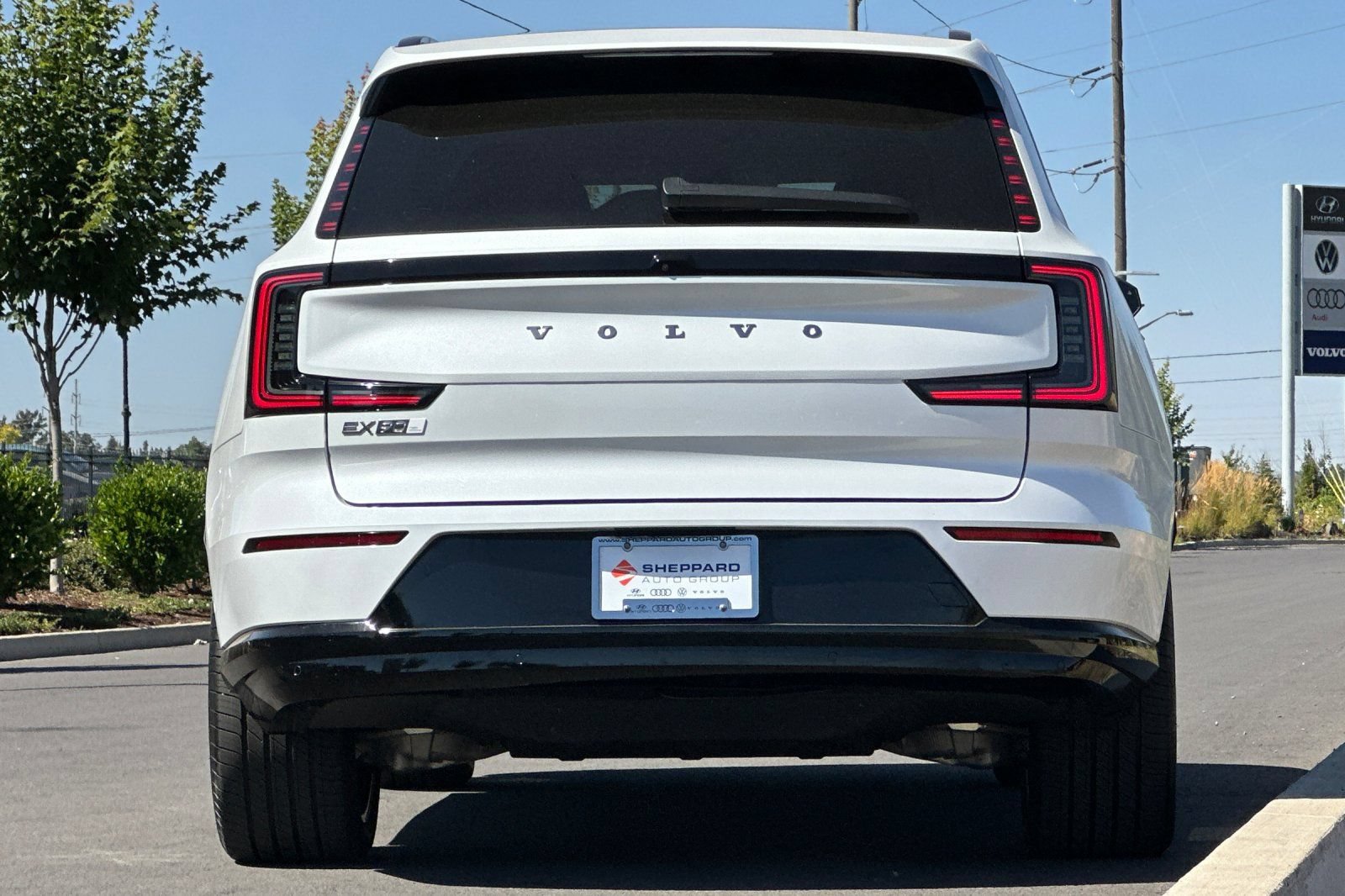 New 2026 Volvo EX90 Ultra AWD/4WD image 4