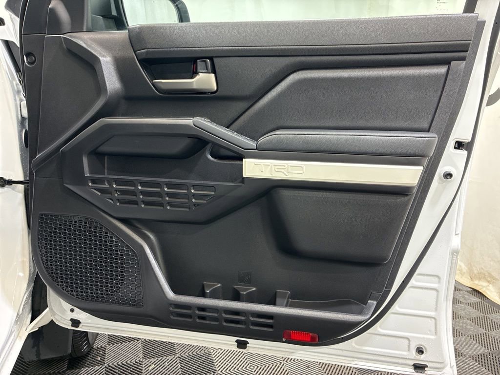 Used 2024 Toyota Tacoma TRD Sport AWD/4WD image 8