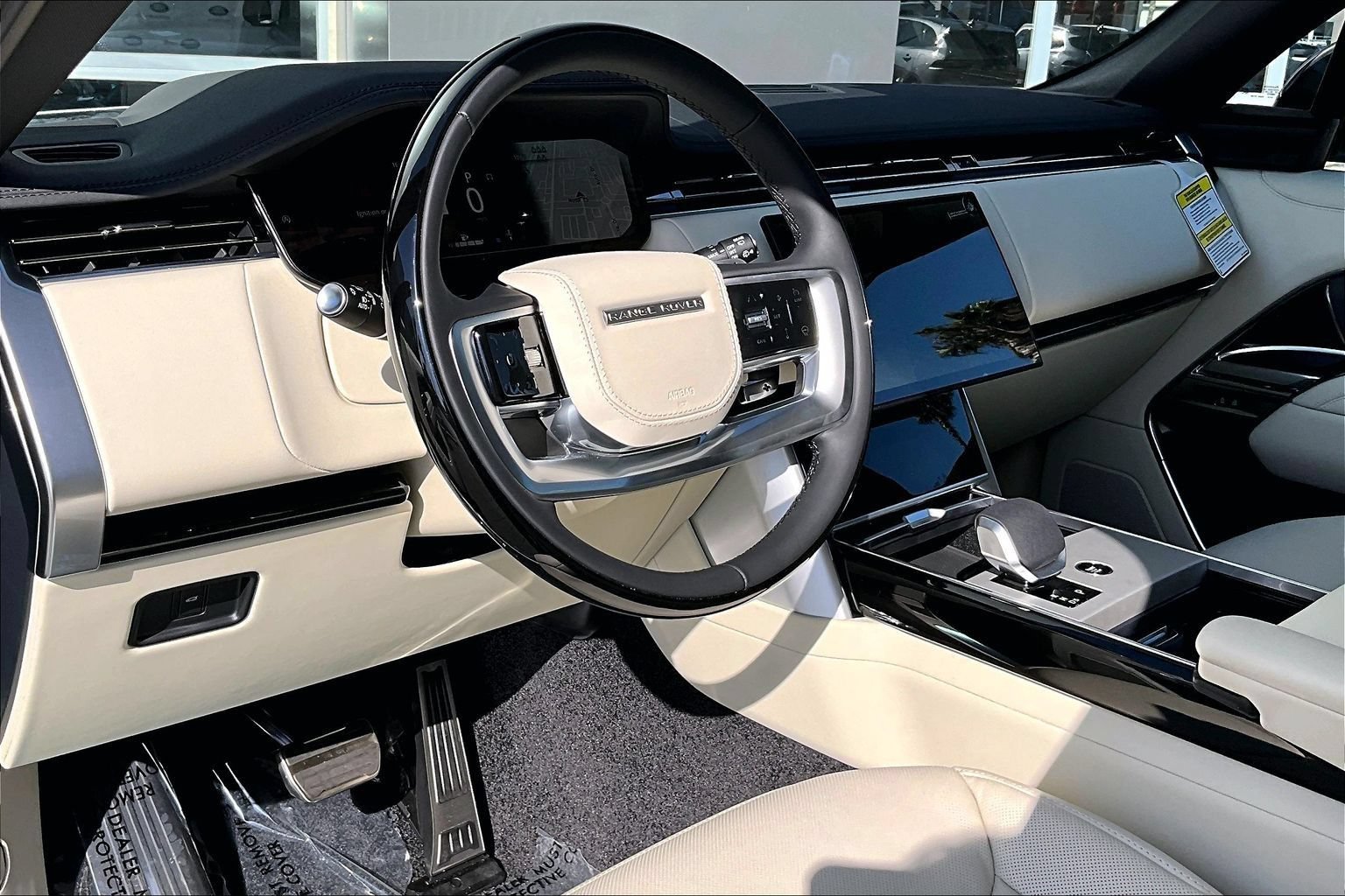 New 2026 Land Rover Range Rover Long Wheelbase SE AWD/4WD image 6