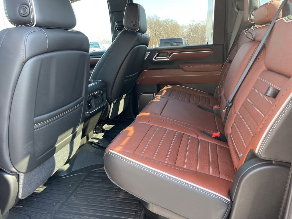 New 2025 GMC Sierra 3500 Denali Ultimate image 10