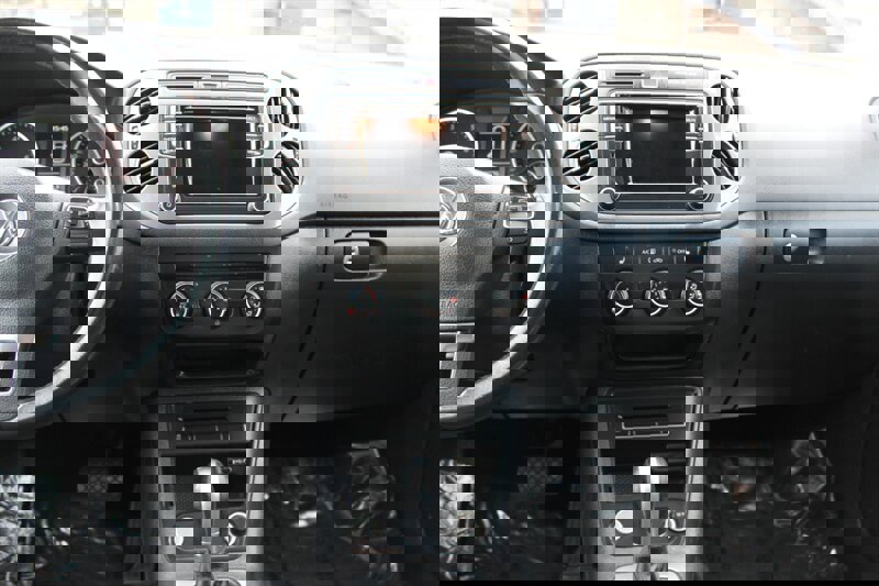 Used 2017 Volkswagen Tiguan Wolfsburg Edition image 14