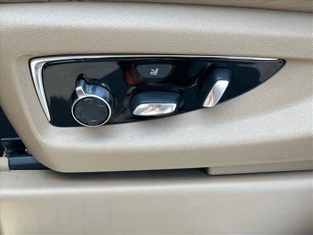 Used 2020 Cadillac Escalade Platinum RWD image 24