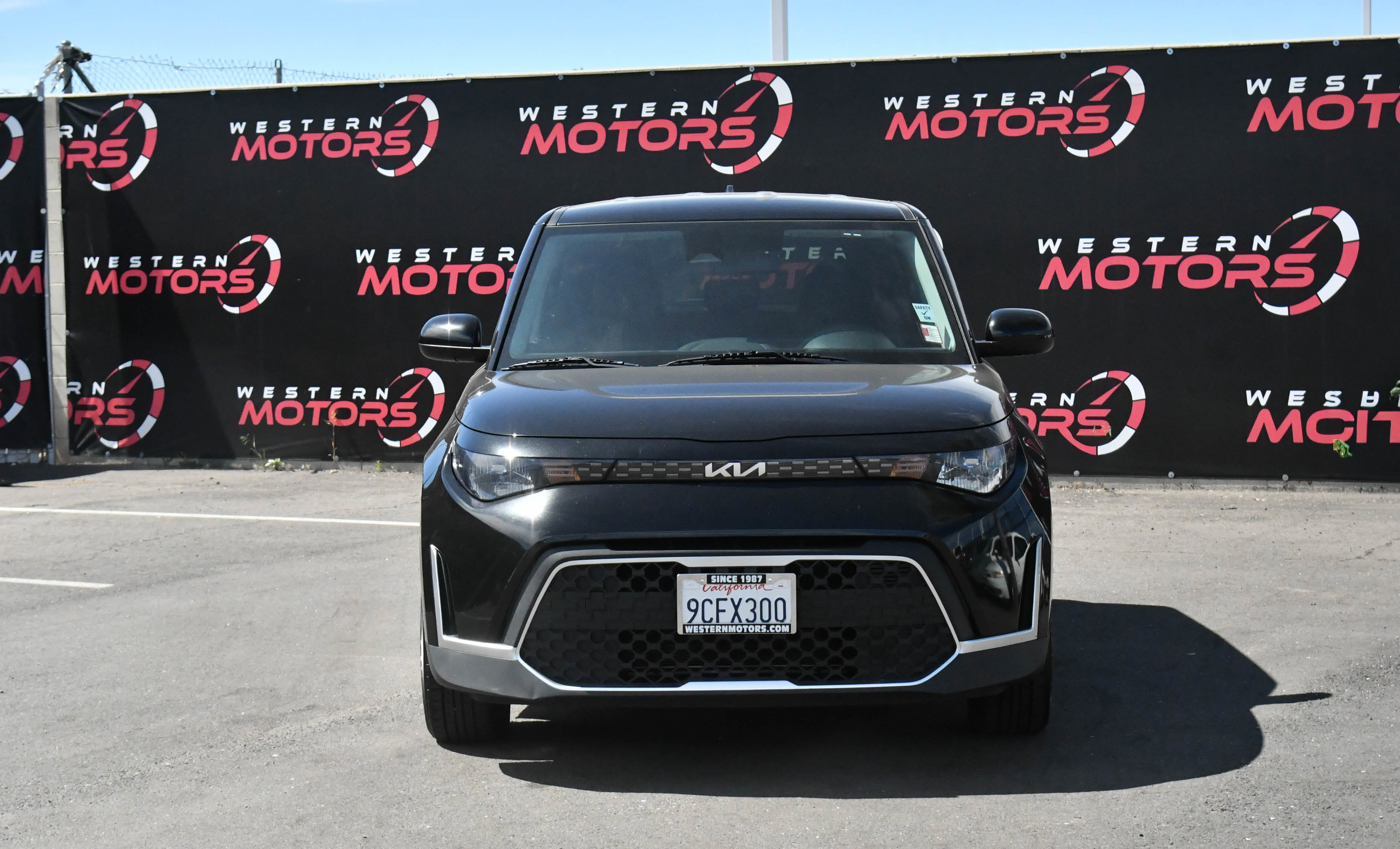 Used 2023 Kia Soul LX image 2