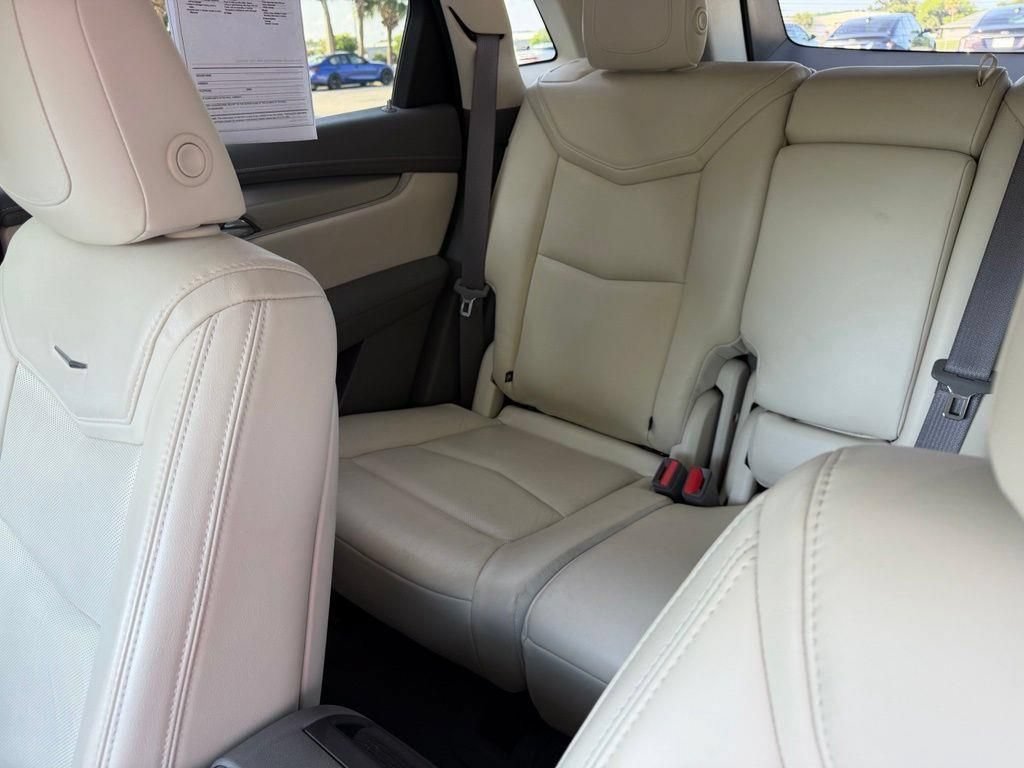 Used 2018 Cadillac XT5 Luxury w/ Driver Awareness Package FWD image 12