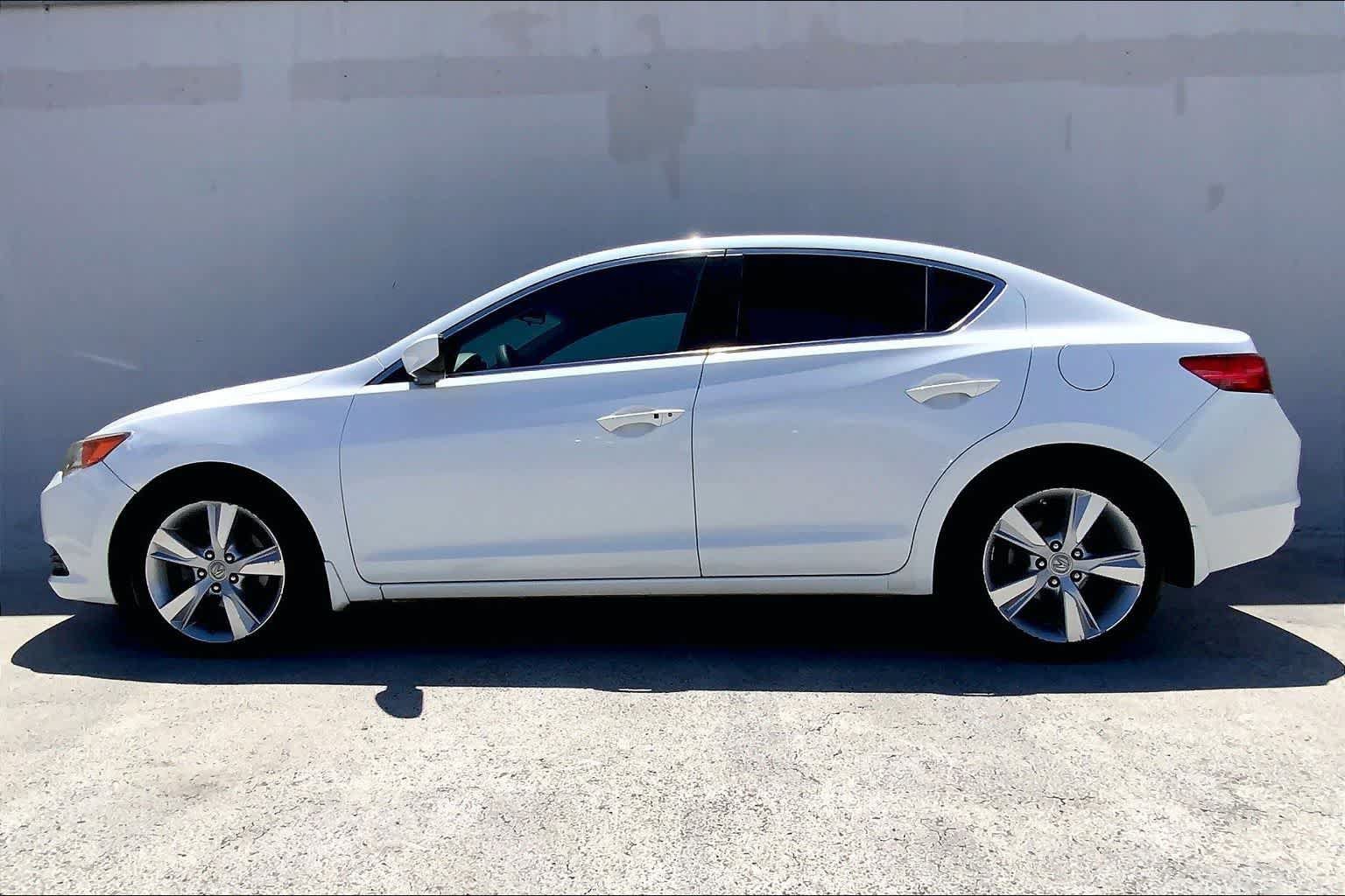 Used 2014 Acura ILX FWD image 3