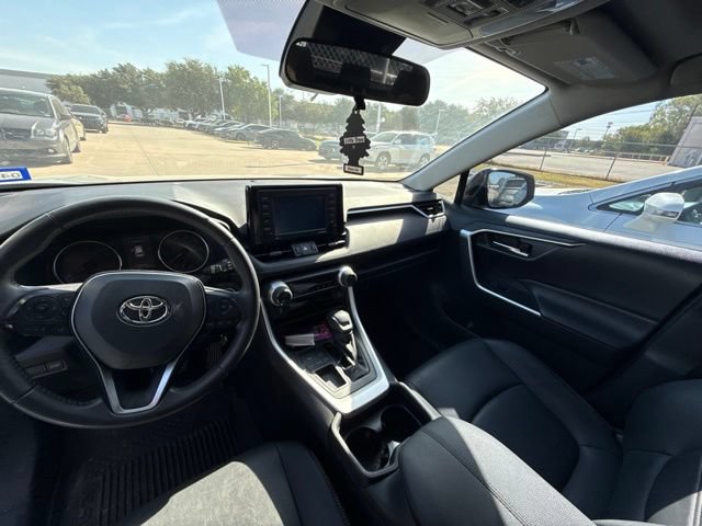 Used 2021 Toyota RAV4 XLE Premium FWD image 11