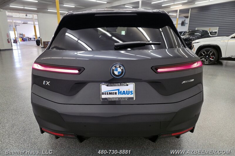 Used 2023 BMW iX xDrive50 w/ Convenience Package AWD/4WD image 5
