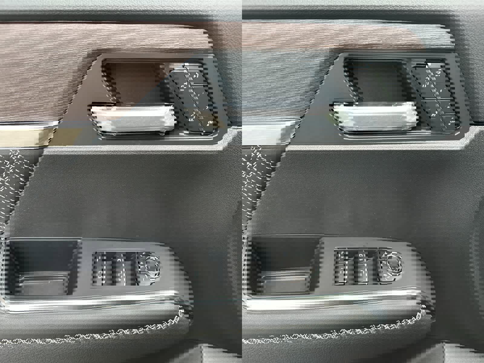 New 2026 GMC Acadia Denali w/ Super Cruise Package image 9