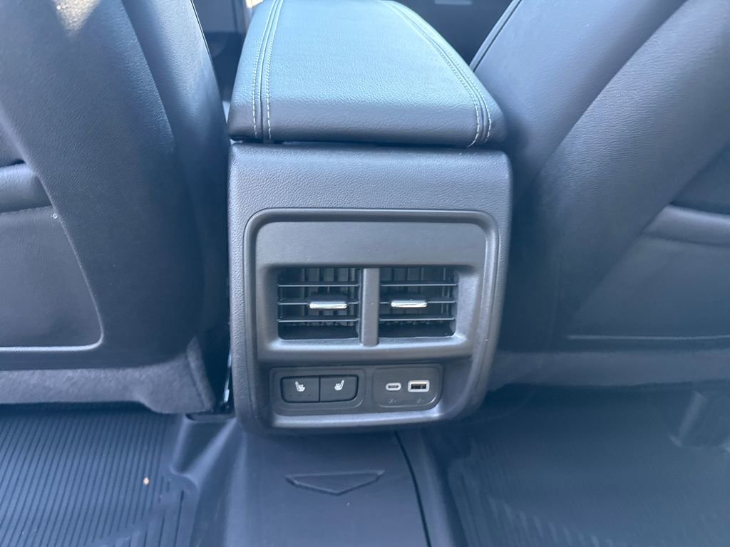 Used 2025 Cadillac XT4 Premium Luxury w/ Cold Weather Package AWD/4WD image 29