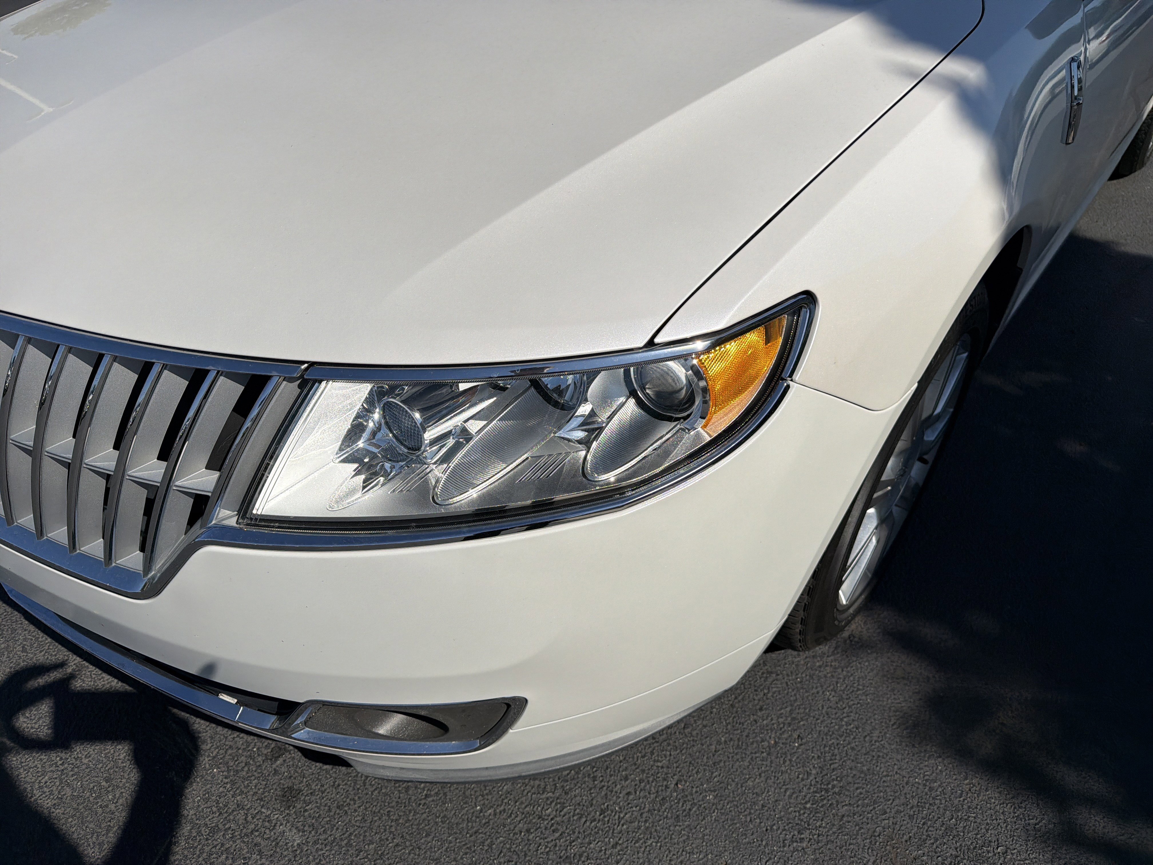 Used 2012 Lincoln MKZ FWD image 6