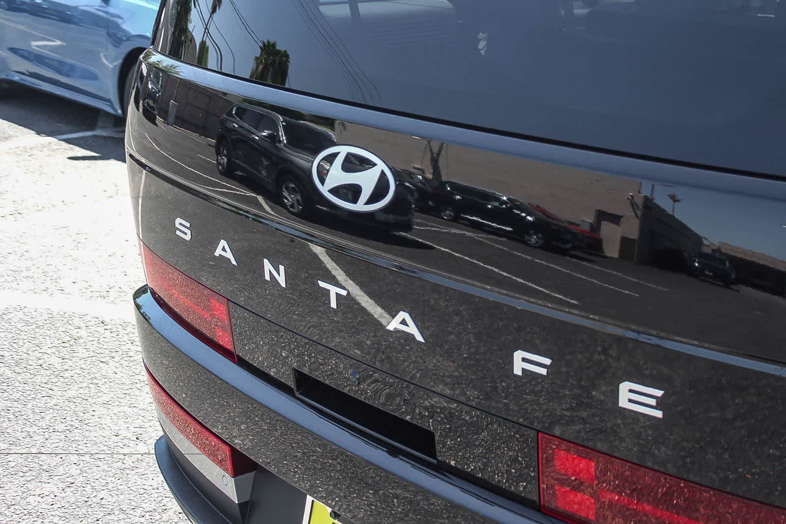 Certified 2024 Hyundai Santa Fe Limited FWD image 9