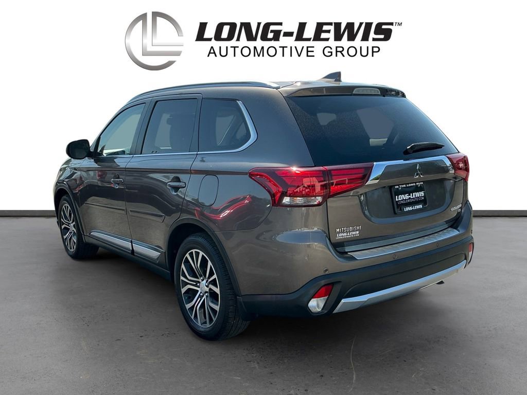 Used 2017 Mitsubishi Outlander SEL image 4