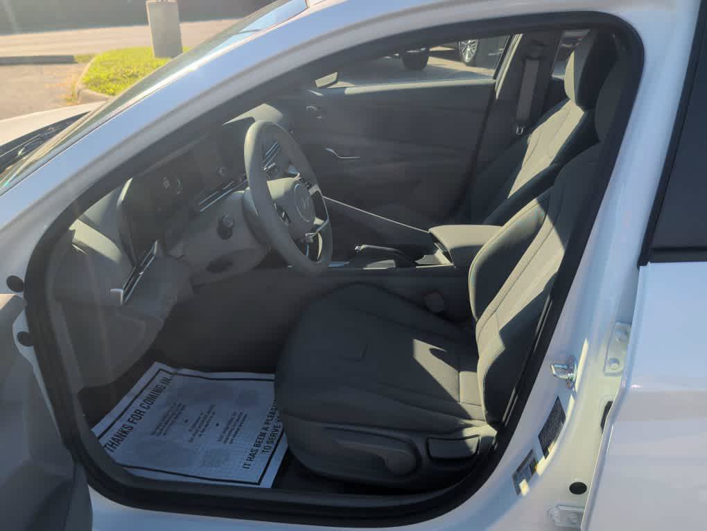 New 2026 Hyundai Elantra SE FWD image 21