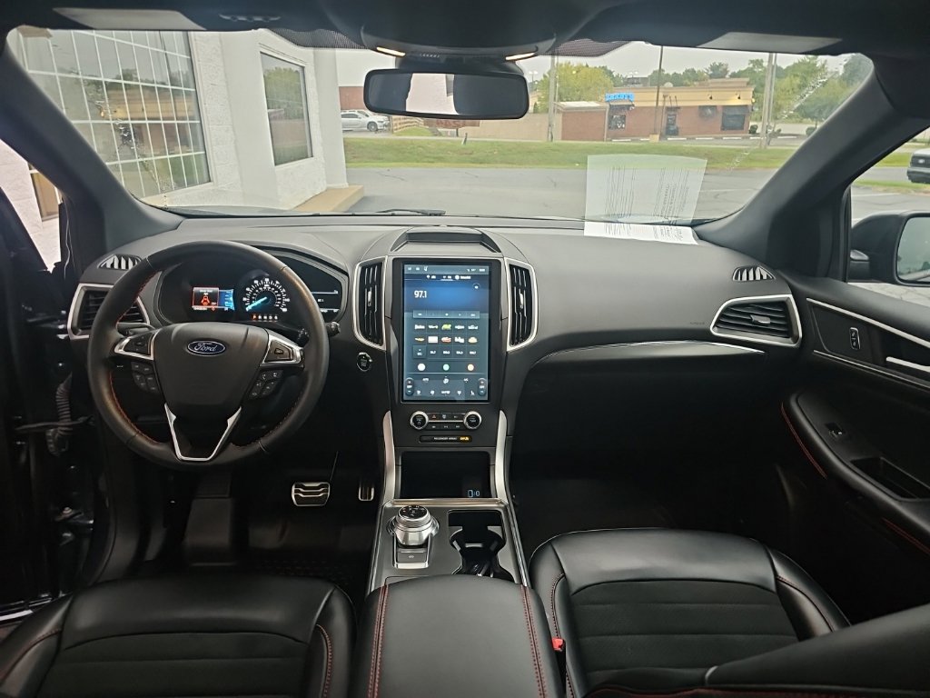 Used 2024 Ford Edge ST-Line AWD/4WD image 13
