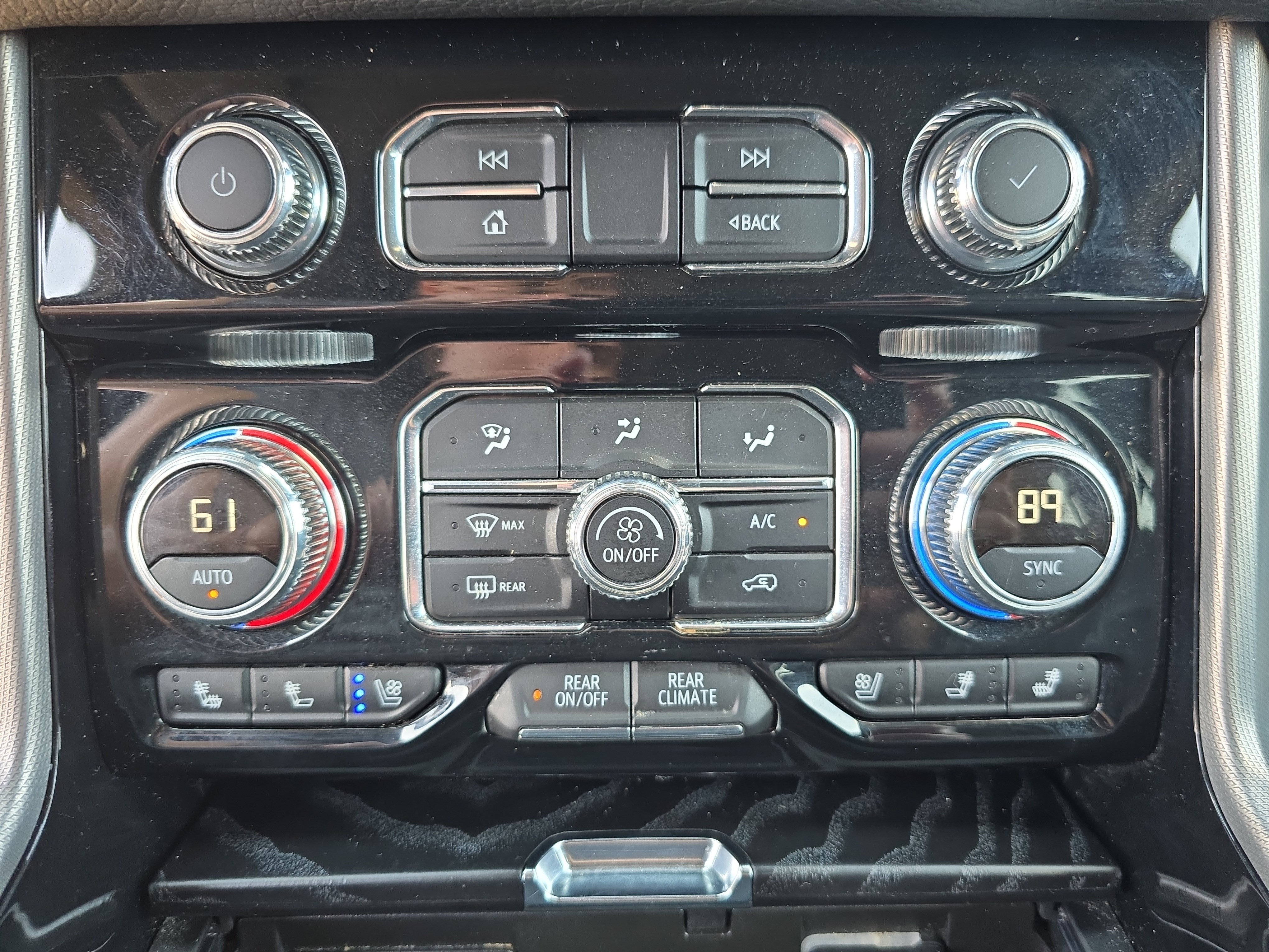 Used 2024 GMC Yukon Denali AWD/4WD image 22