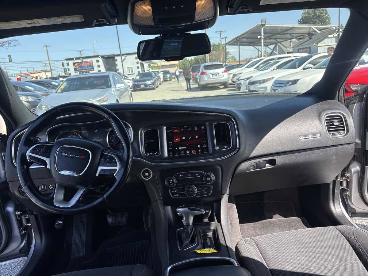 Used 2016 Dodge Charger SXT image 19