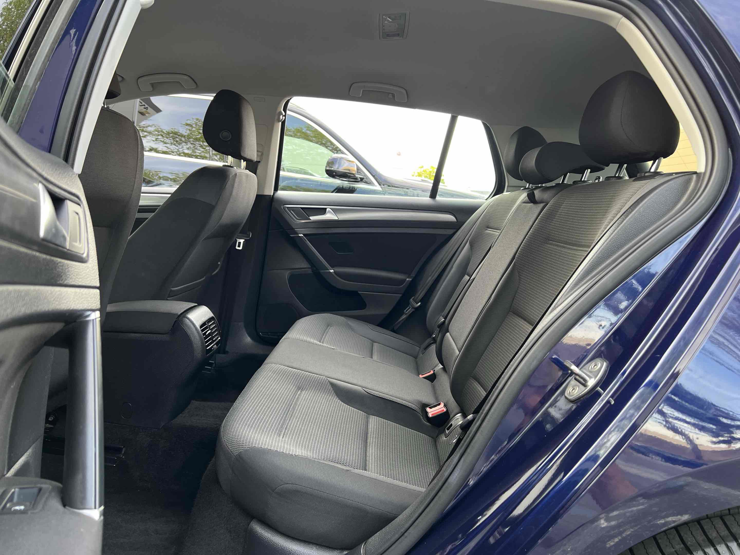 Used 2019 Volkswagen e-Golf SE w/ Driver Assistance Package image 5