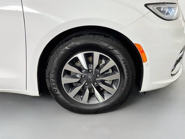 Used 2021 Chrysler Pacifica Touring-L FWD image 40