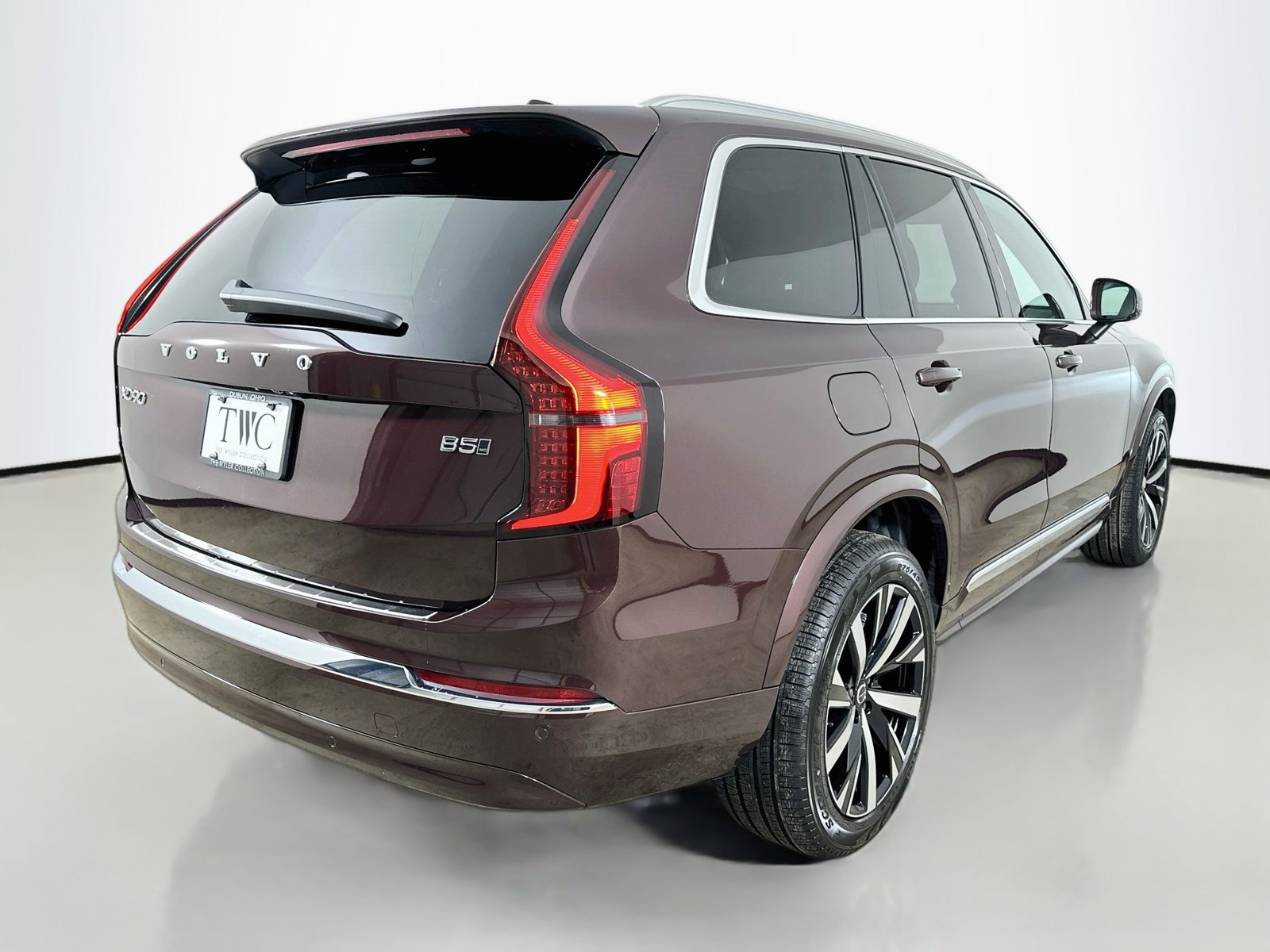 New 2026 Volvo XC90 B5 Core w/ Protection Package Premier AWD/4WD image 5
