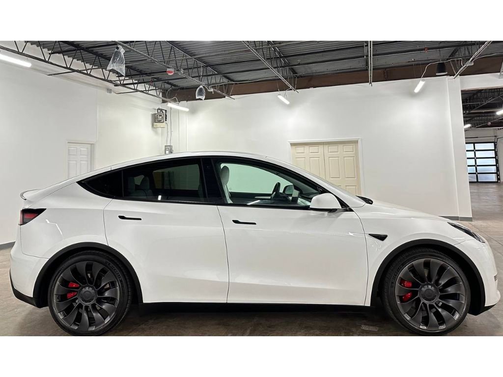 Used 2023 Tesla Model Y Performance image 9