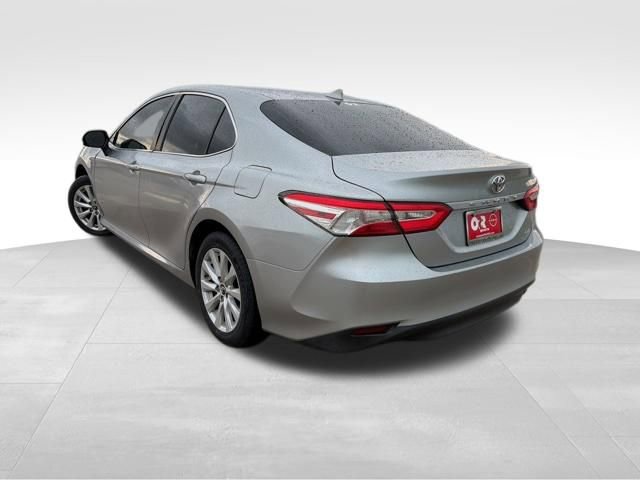 Used 2019 Toyota Camry LE FWD image 4