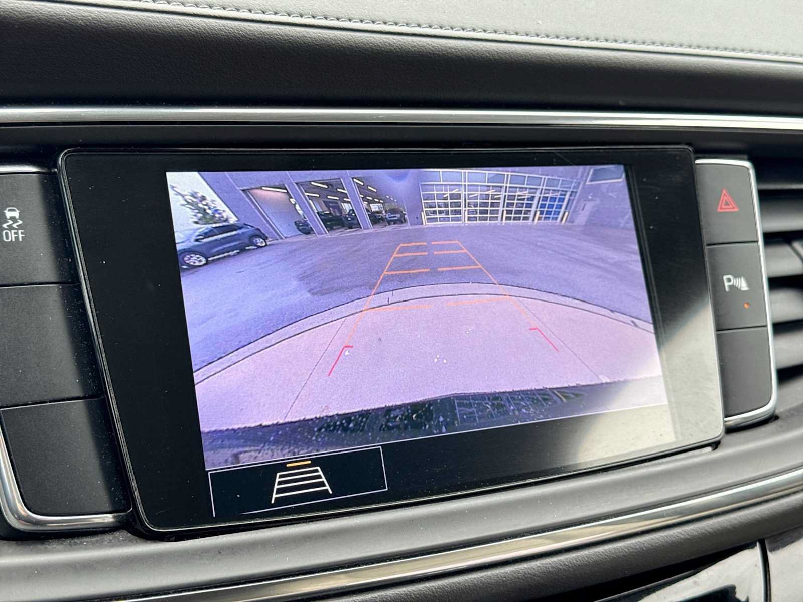 Used 2020 Buick Enclave Essence FWD image 24