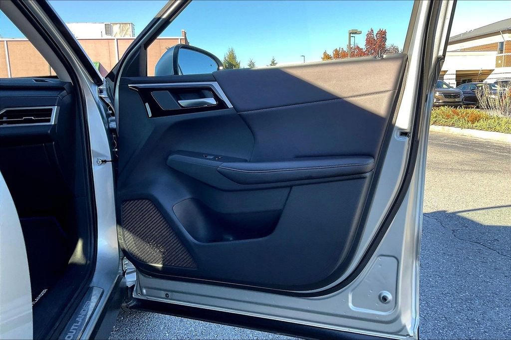 Used 2024 Mitsubishi Outlander SE image 22