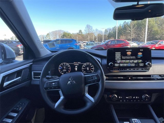 Used 2024 Mitsubishi Outlander SE Black Edition image 11