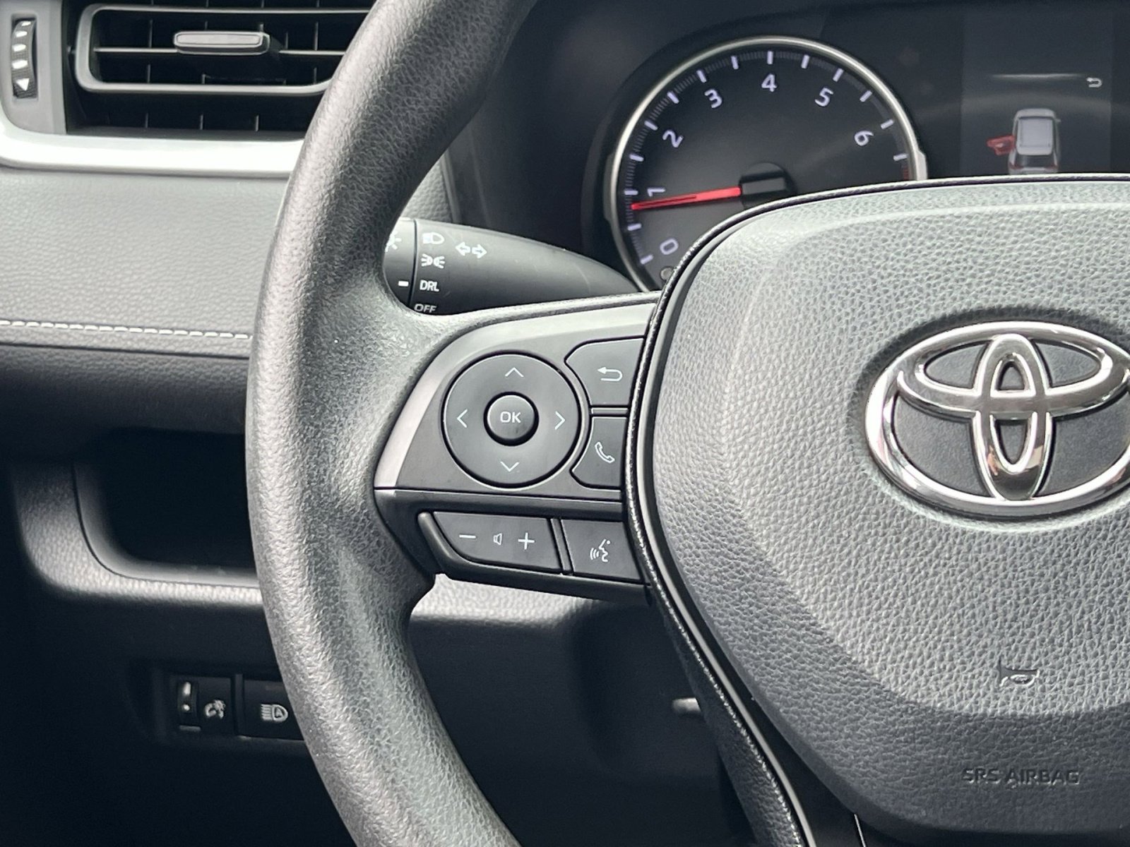 Used 2019 Toyota RAV4 LE w/ All Weather Liner Package image 33