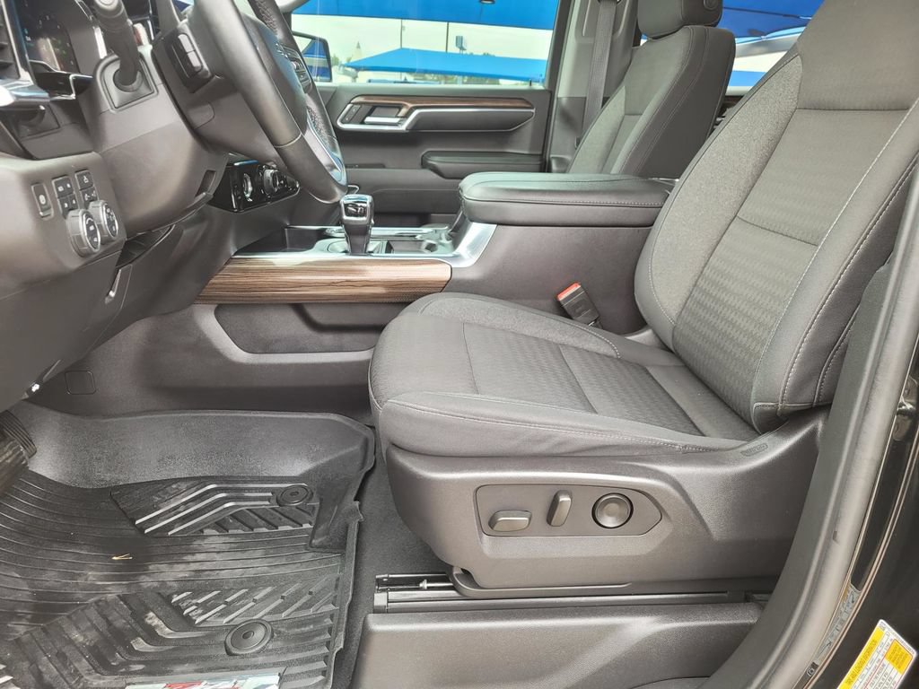 Used 2024 Chevrolet Silverado 1500 LT Trail Boss w/ Protection Package AWD/4WD image 18