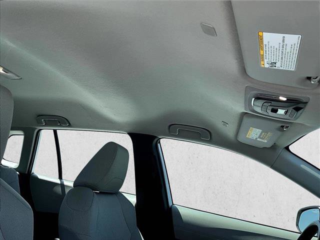 Used 2023 Toyota Corolla Cross L image 17