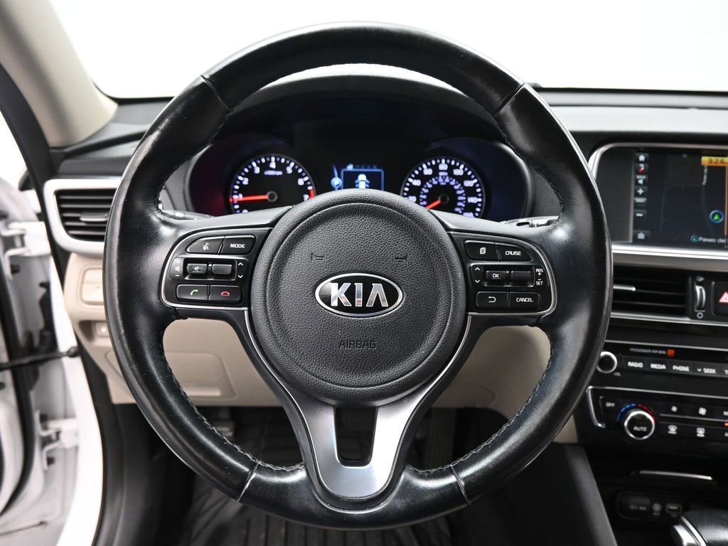 Used 2016 Kia Optima EX w/ Premium Package image 12