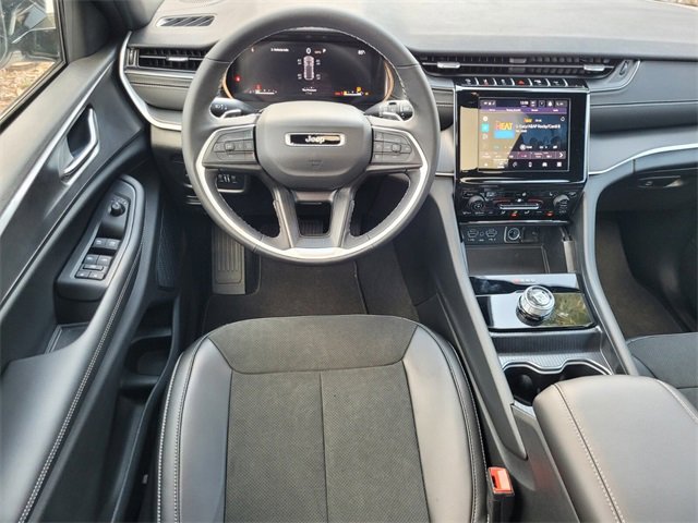 New 2025 Jeep Grand Cherokee Laredo image 9