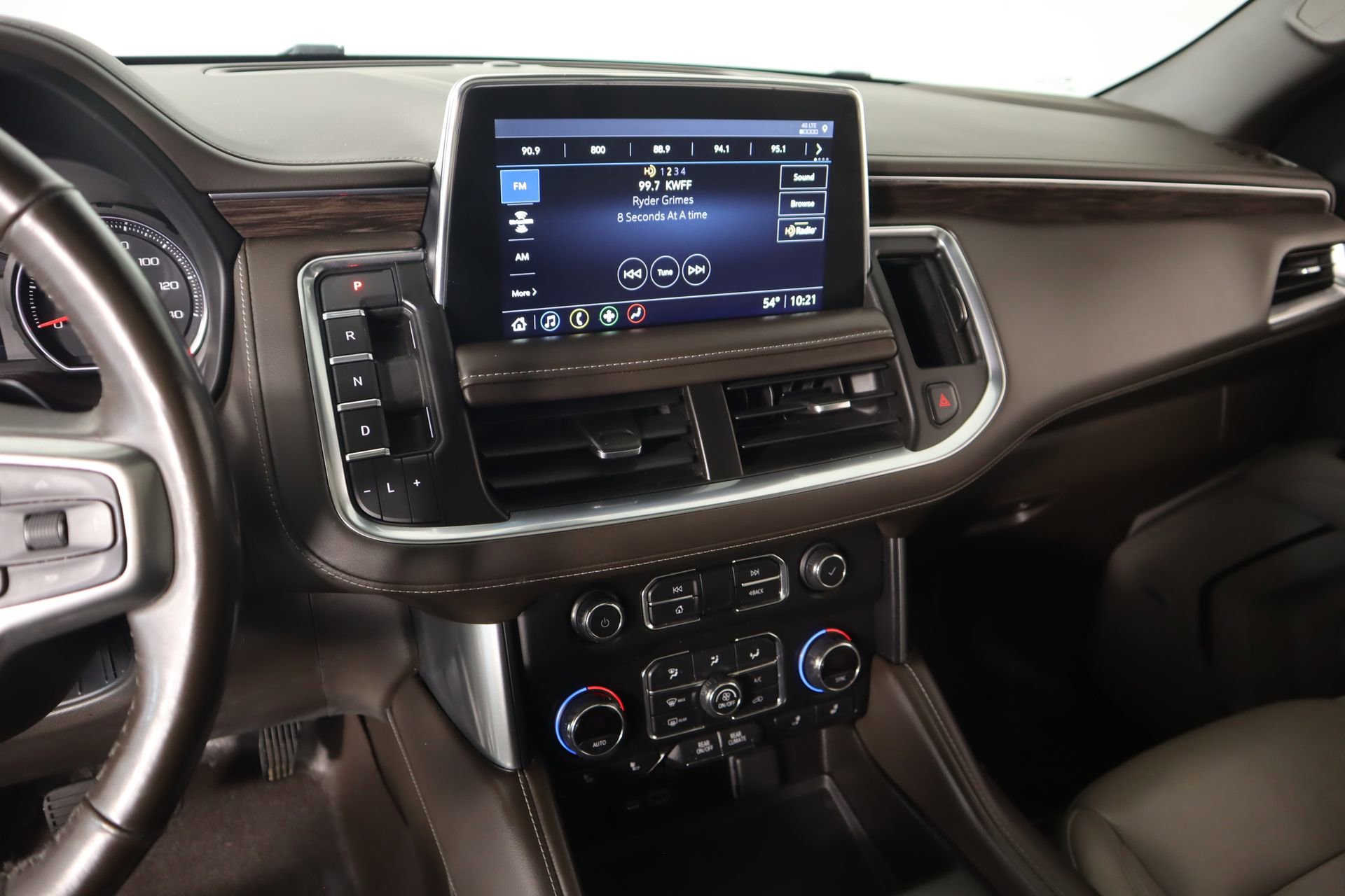 Used 2021 Chevrolet Tahoe Z71 w/ Z71 Signature Package AWD/4WD image 5