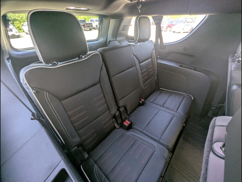 New 2026 GMC Yukon XL AT4 Ultimate w/ LPO, Floor Liner Package AWD/4WD image 18