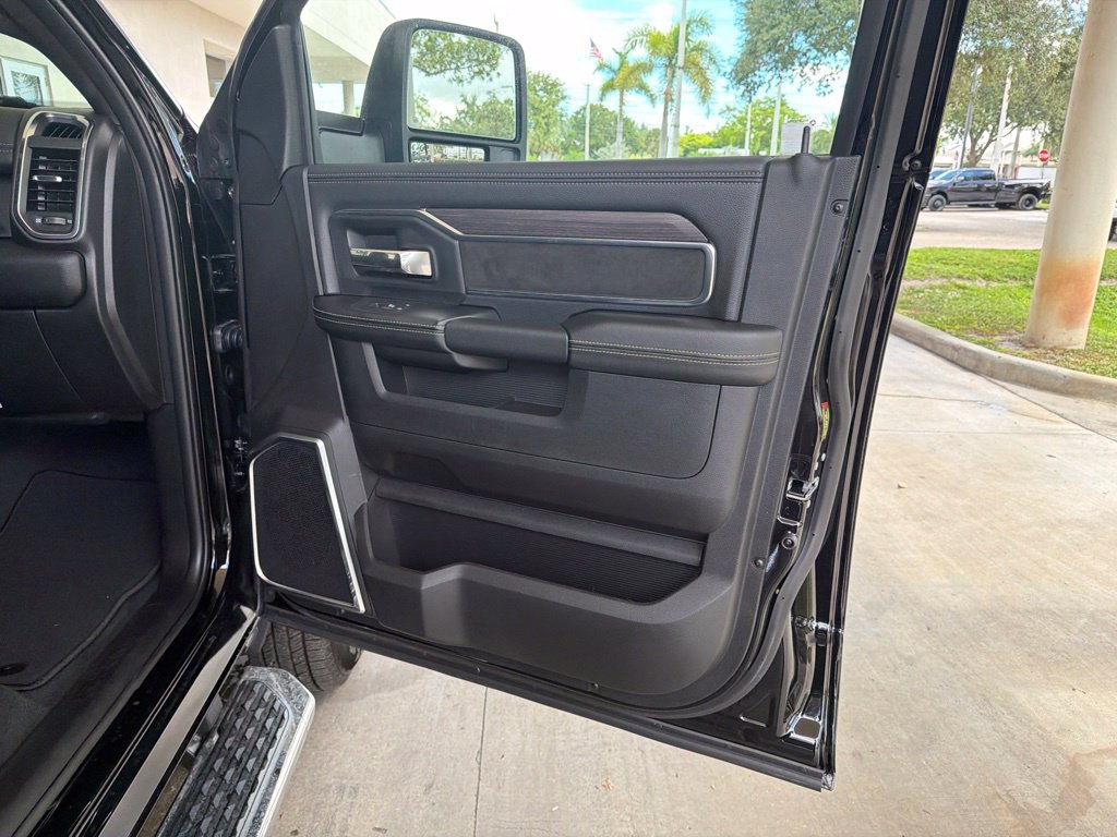 Used 2026 RAM 3500 Laramie w/ Max Tow Package AWD/4WD image 33