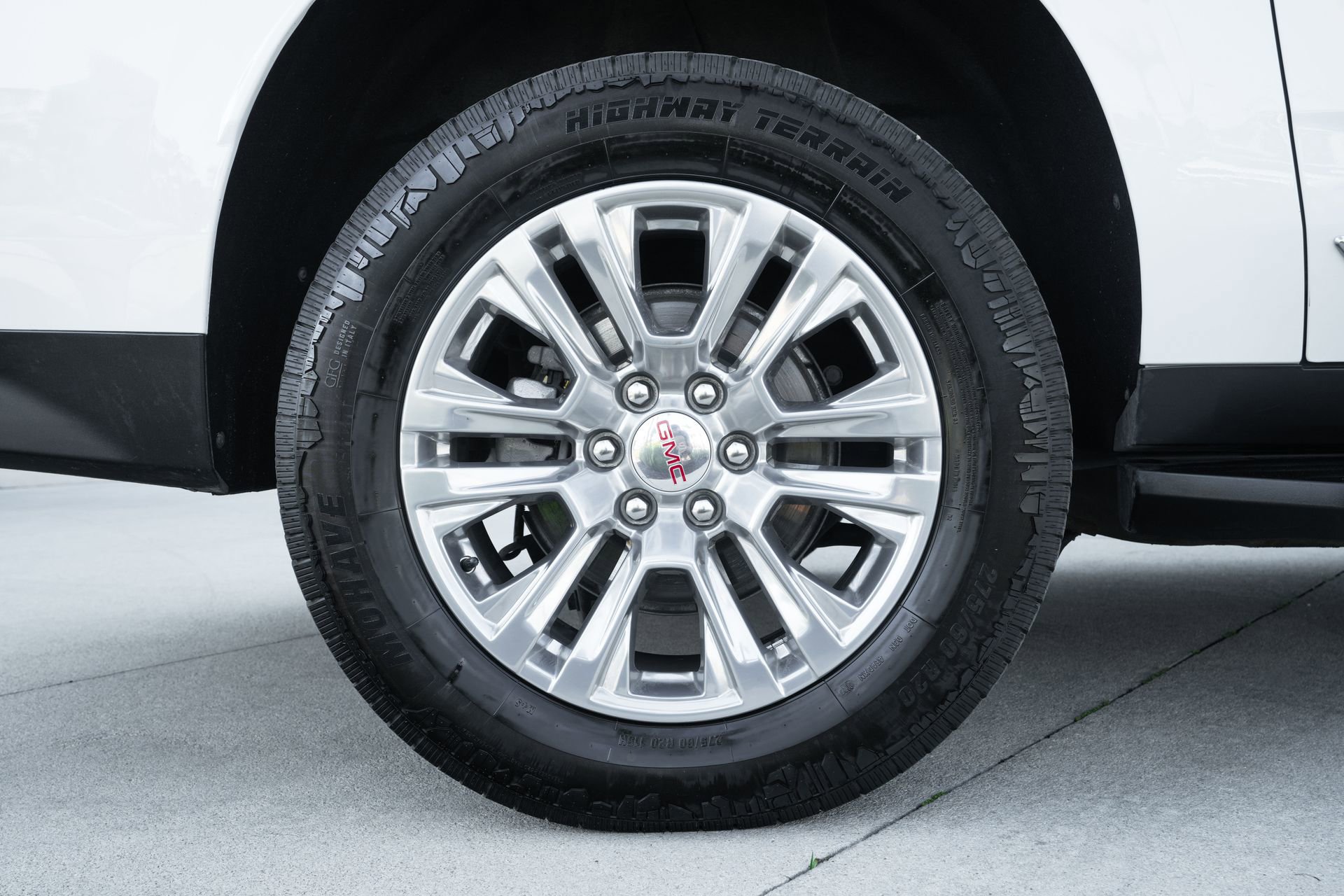 Used 2024 GMC Yukon XL Denali image 27