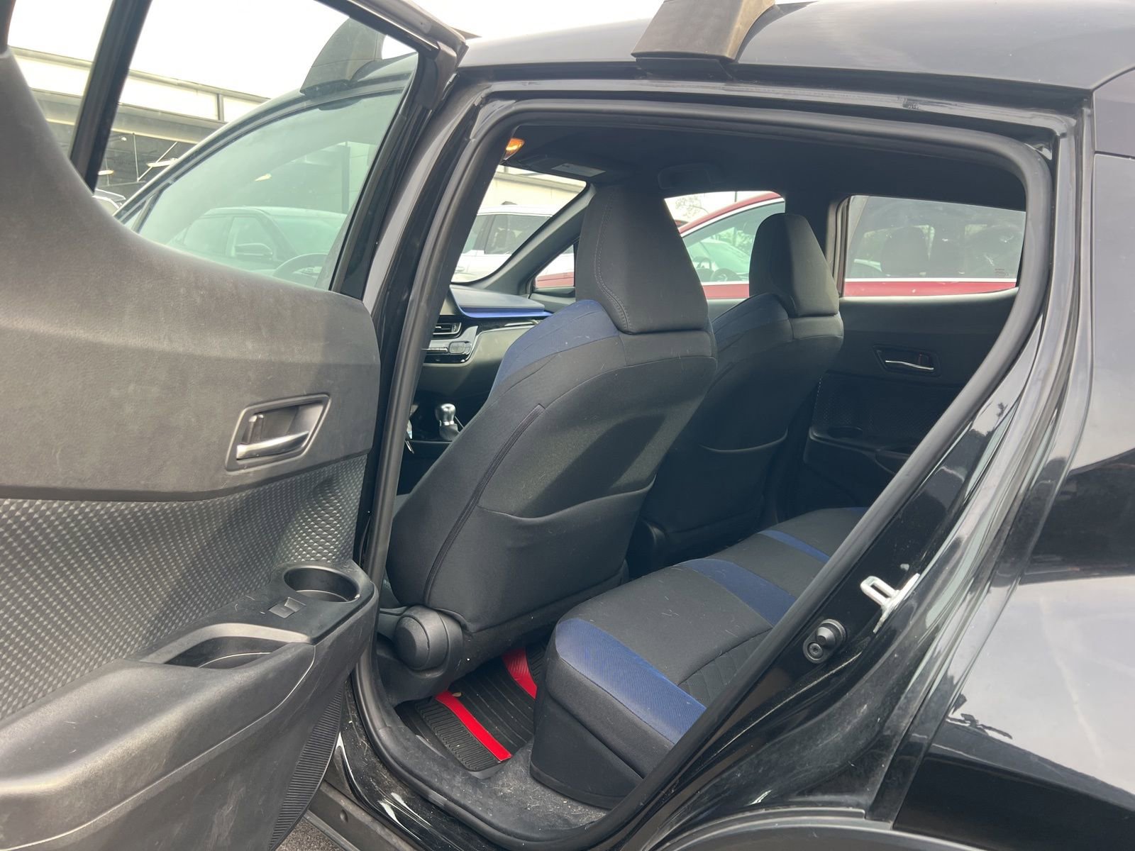 Used 2021 Toyota C-HR XLE image 6