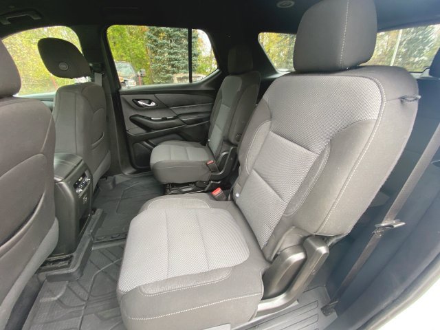 Used 2023 Chevrolet Traverse LT FWD image 23