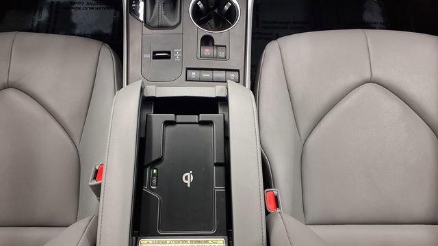 Used 2020 Toyota Highlander XLE image 27