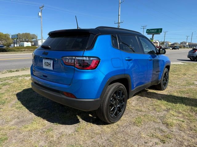 Used 2024 Jeep Compass Latitude w/ Altitude Special Edition image 7