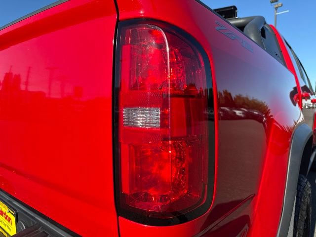 Used 2018 Chevrolet Colorado ZR2 w/ ZR2 Dusk Special Edition AWD/4WD image 15