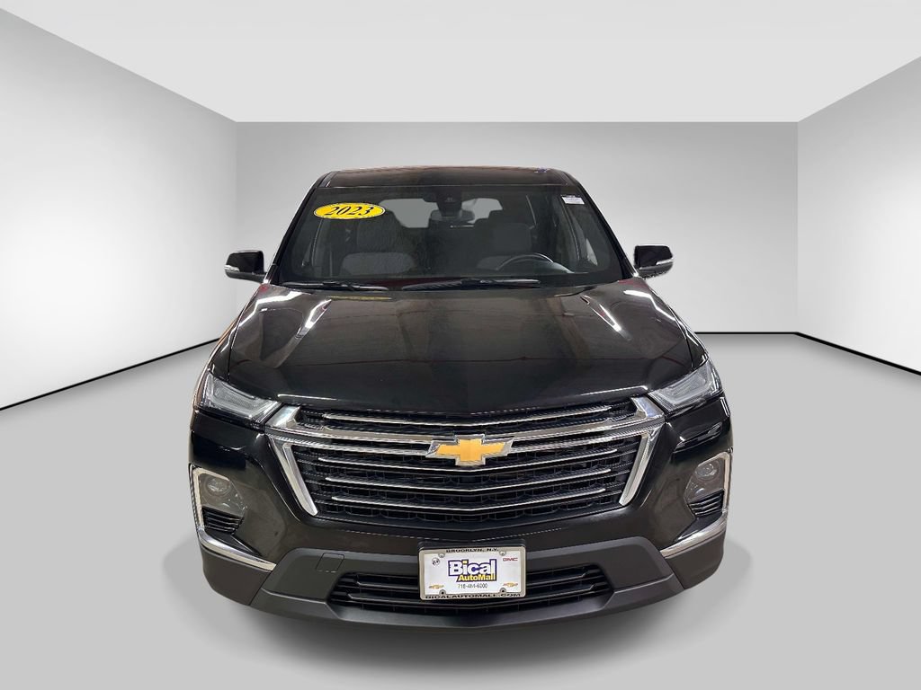 Used 2023 Chevrolet Traverse LT FWD image 7