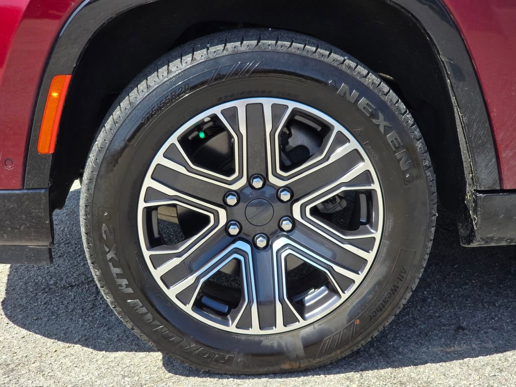 Used 2022 Jeep Wagoneer Series III w/ Flexible Seating Group image 11