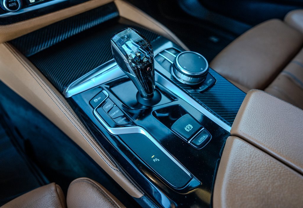 Used 2018 BMW 540i w/ M Sport Package RWD image 23