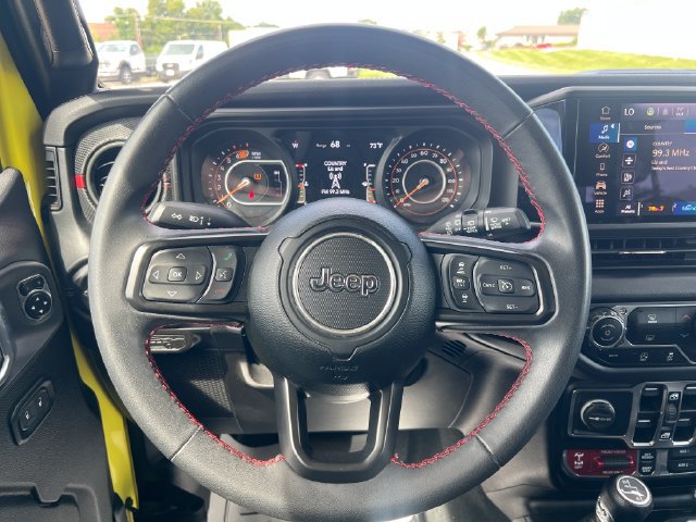 Used 2024 Jeep Wrangler Unlimited Rubicon AWD/4WD image 21