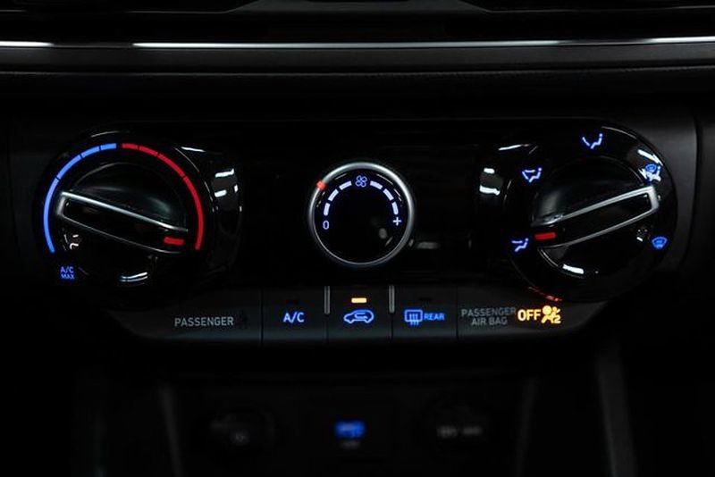 Used 2023 Hyundai Kona SEL image 21