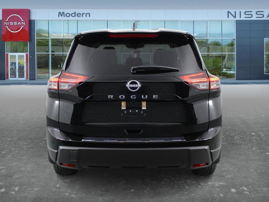 Certified 2026 Nissan Rogue SV FWD image 4